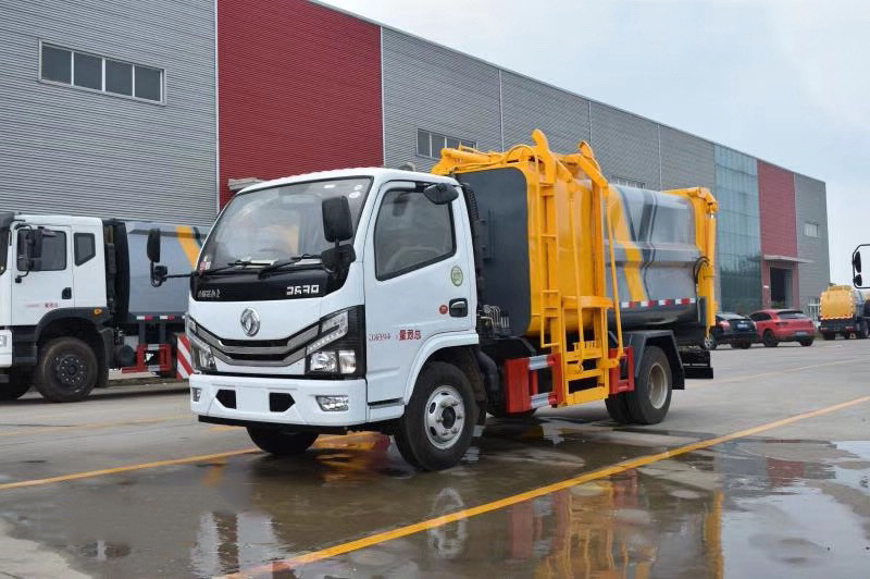 國六7方 藍牌東風(fēng)D6 側(cè)裝壓縮垃圾